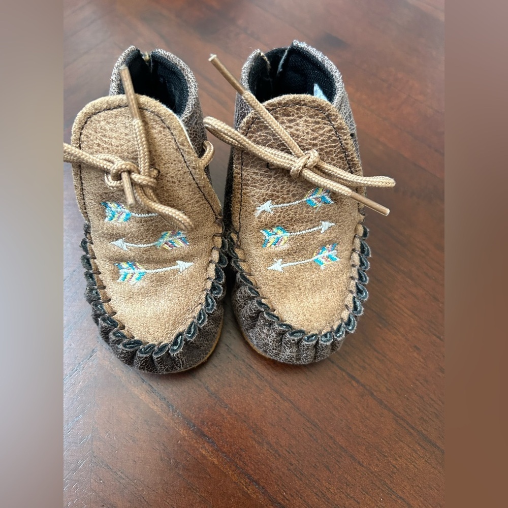Old West Tan Moccasins with Colorful Arrows